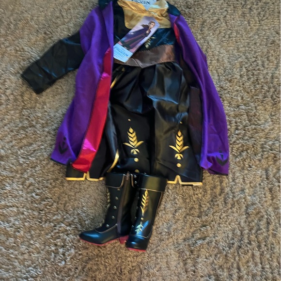 Disney frozen anna outfit with real boots - Picture 4 of 9